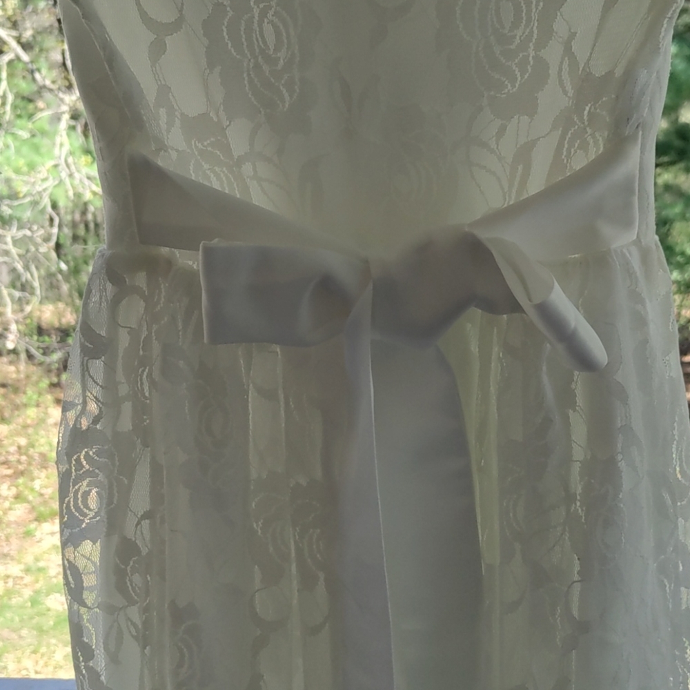 Kid's lace dress - Picture 5 of 6